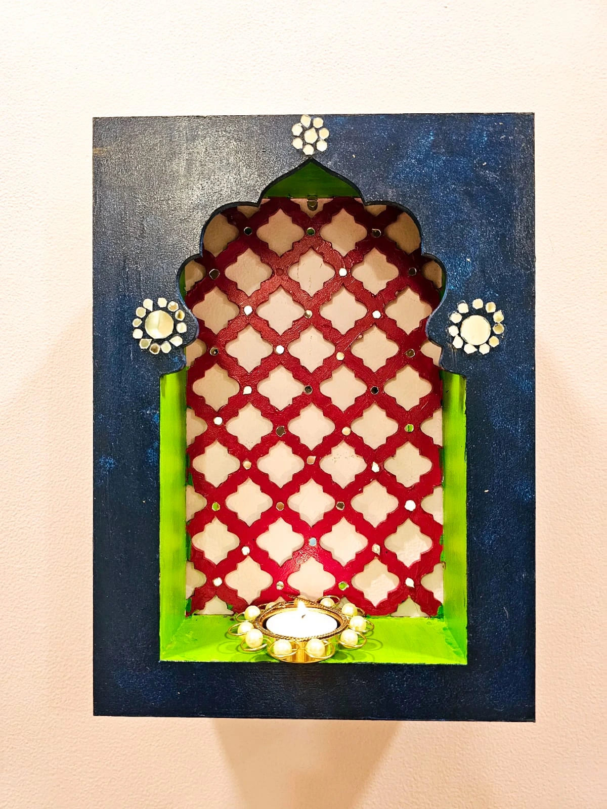 Jharokha- Green and Red