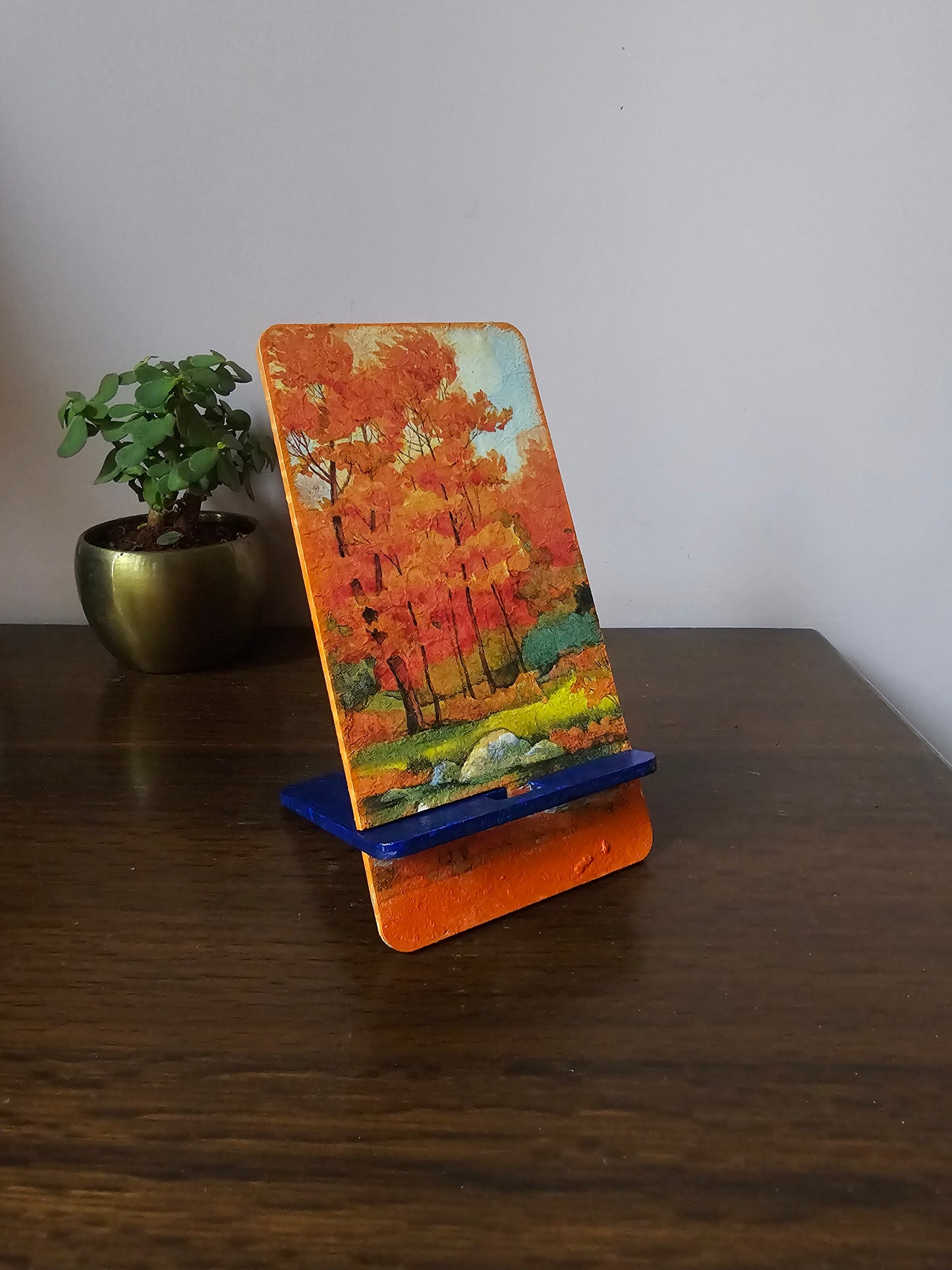 Mobile Stand-Orange Forest