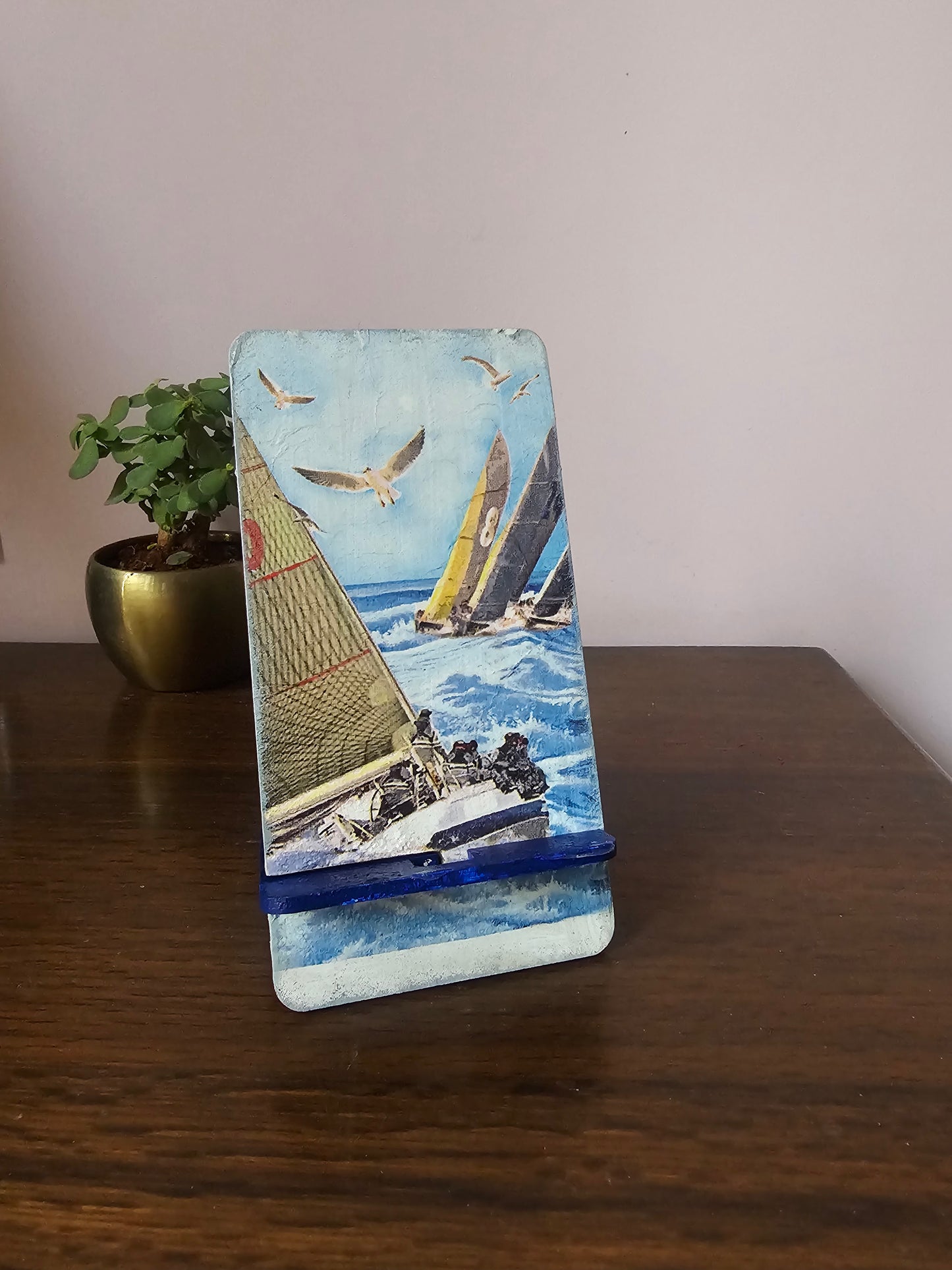 Mobile Stand-Ship